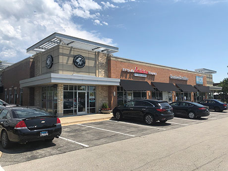 Quantum Negotiates $32.7M Sale of Retail Center in Naperville, Illinois